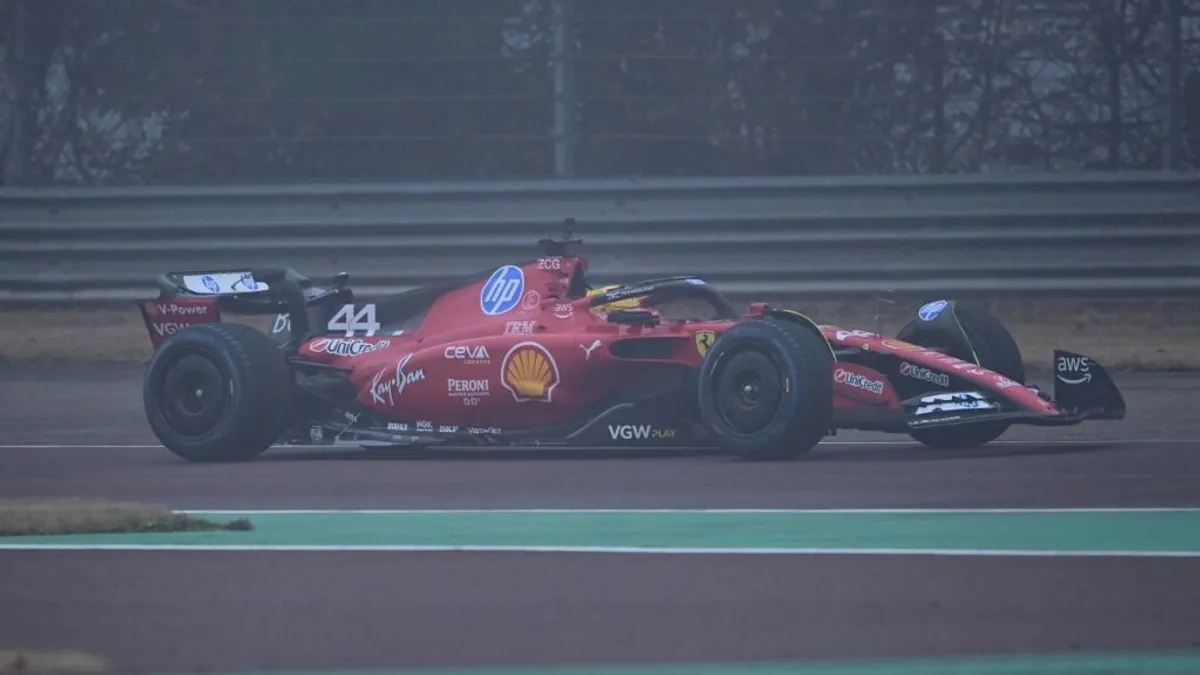 Lewis Hamilton megtette első köreit a Ferrari pilótájaként