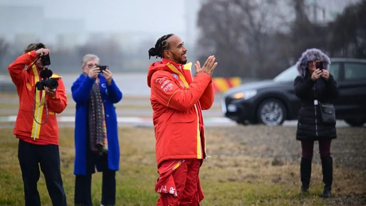 Lewis Hamilton máris összetört egy Ferrarit
