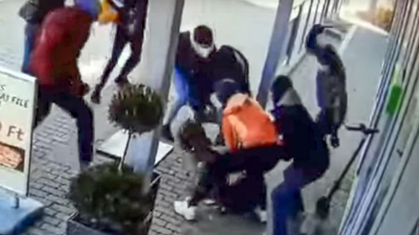 Antifa-támadások: a külföldi bűnszervezet tagjai 2023 februárjában kilenc embert bántalmaztak. (Forrás: térfigyelő kamera felvétele)
