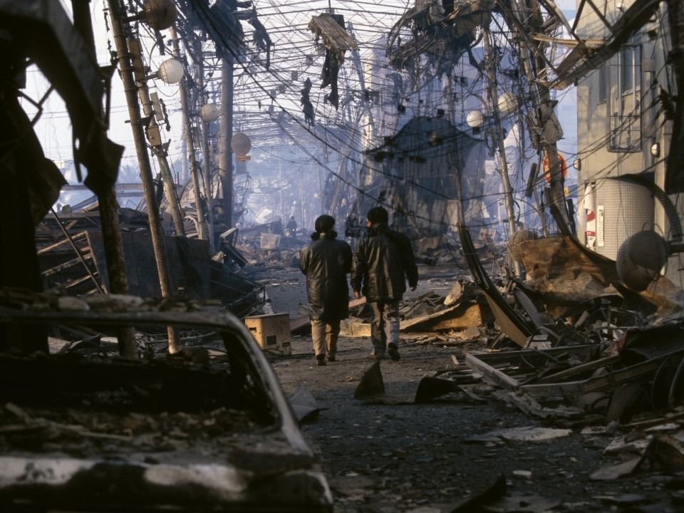 Brutális földrengés Japánban, ezrek haltak meg 1995-ben.