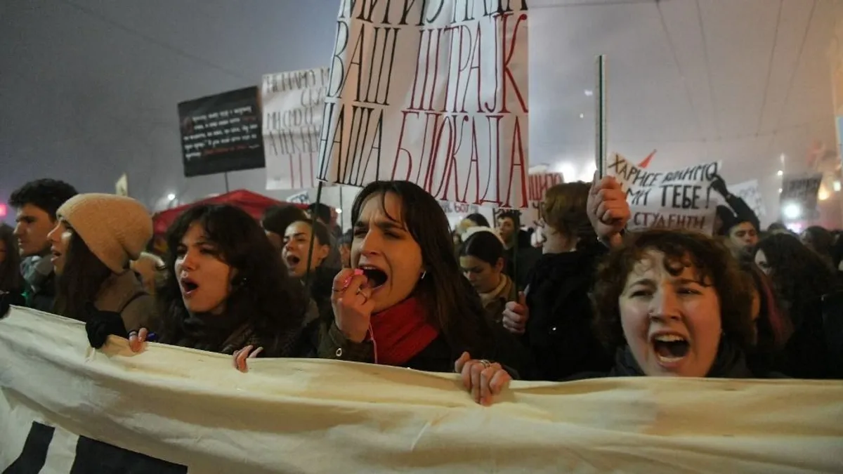 Brüsszelben elismerték, hogy ők pénzelik a civilnek álcázott szervezetek tüntetéseit