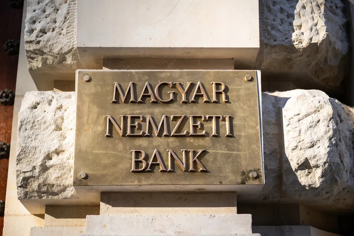 Hatalmas bírságot kapott több hazai biztosító az MNB-től.