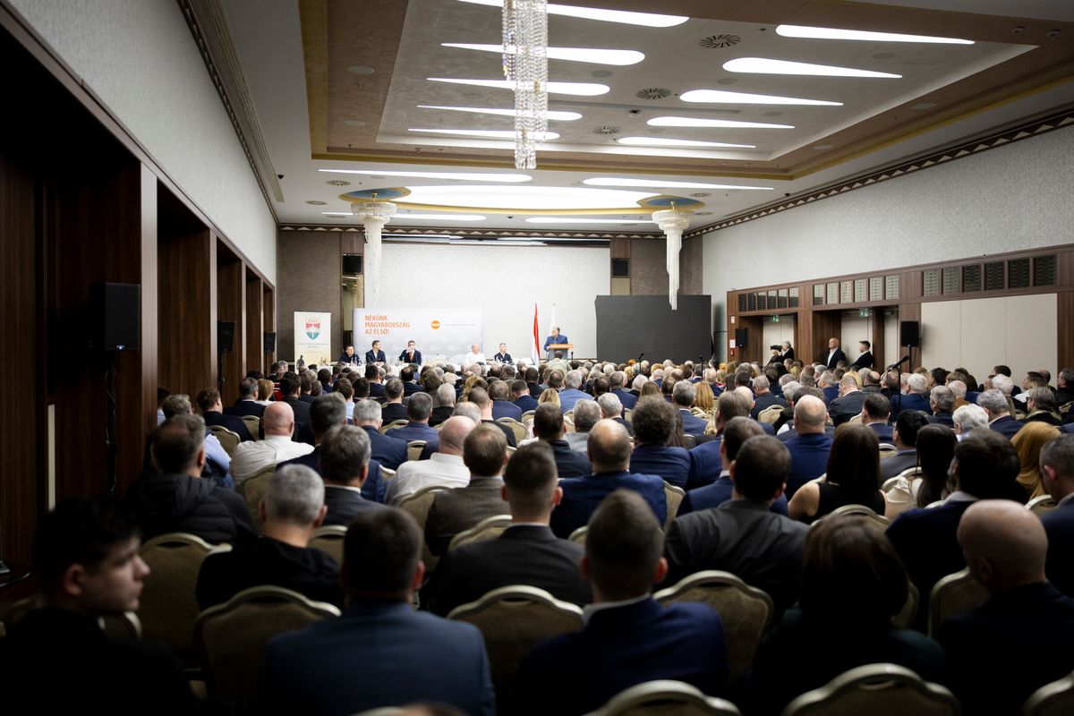 KUBATOV Gábor; GULYÁS Gergely; ORBÁN Viktor; KOCSIS Máté; ROGÁN Antal; SIMICSKÓ István