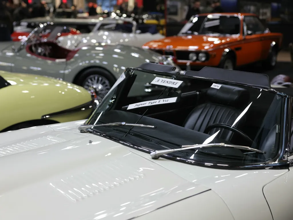 Legendás klasszikusok, motorok és versenyautók: képeken a párizsi Rétromobile Motor Show, RétromobileMotorShow