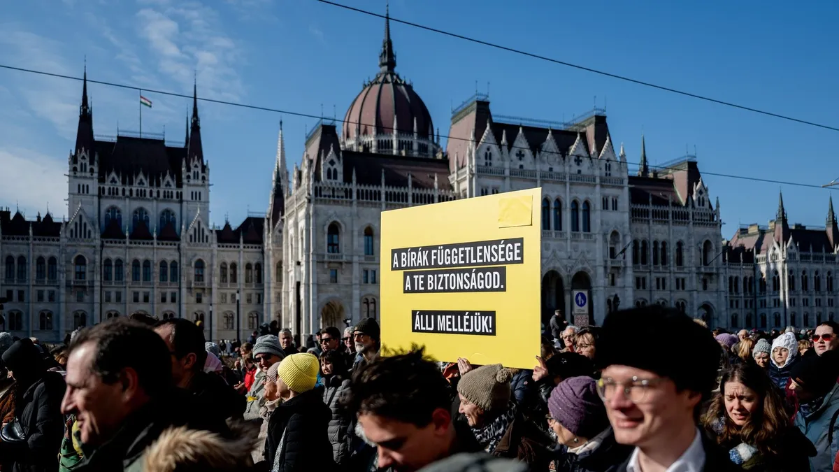 Magyar Péter anyja is részt vett az átpolitizált tüntetésén