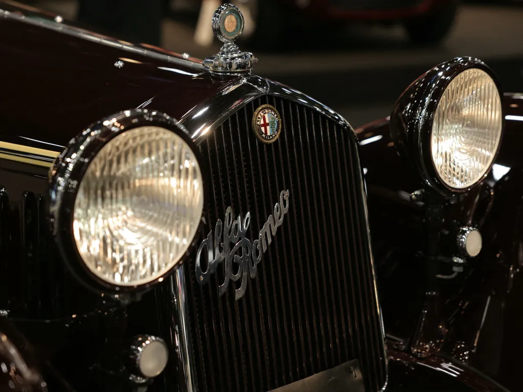Legendás klasszikusok, motorok és versenyautók: képeken a párizsi Rétromobile Motor Show, RétromobileMotorShow