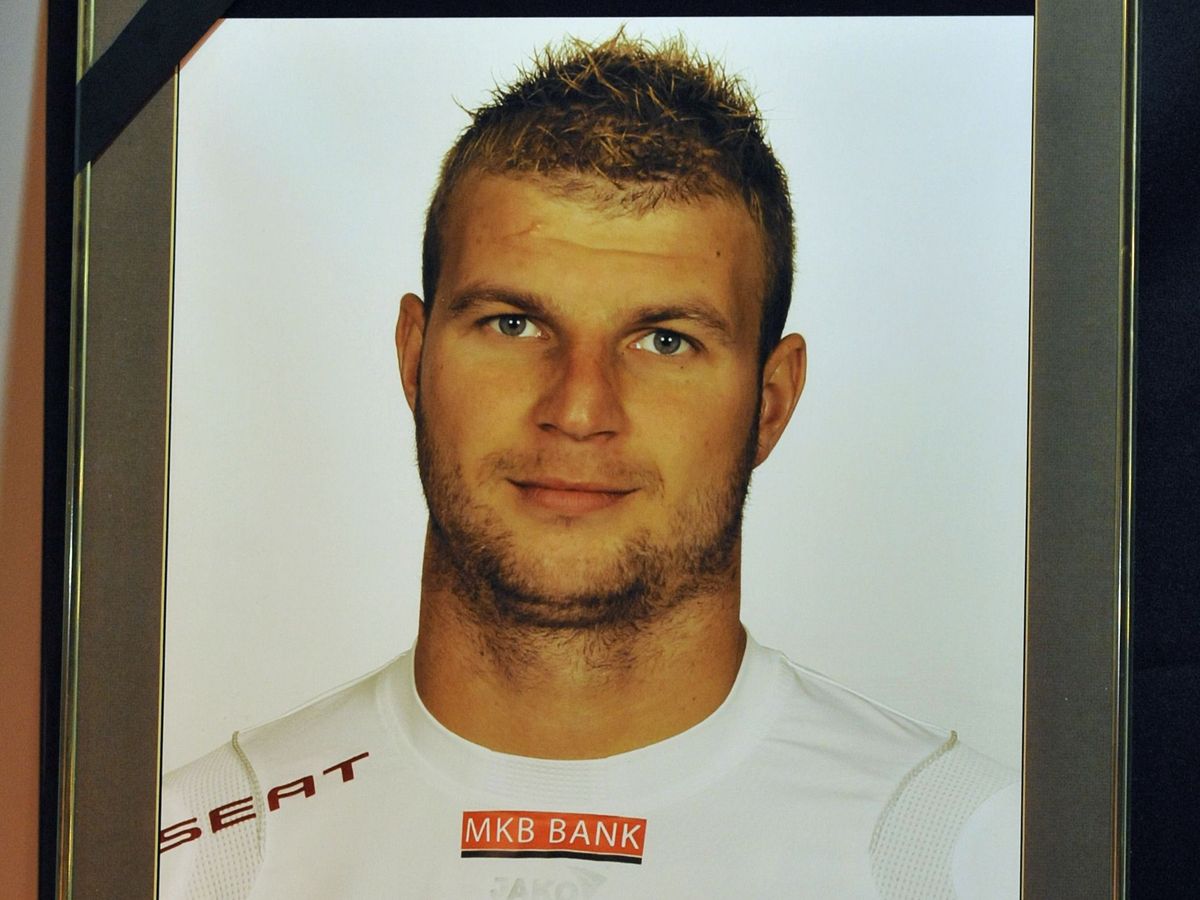 Marian Cozmát egy veszprémi szórakozóhelyen szíven szúrták. 