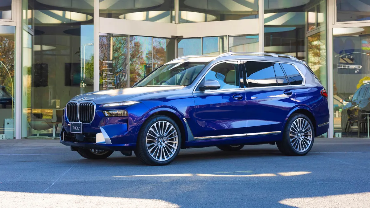 Japán iparművészeti remek a BMW X7 Nishki Lounge