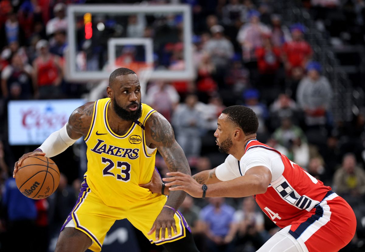 Los Angeles Lakers v Los Angeles Clippers