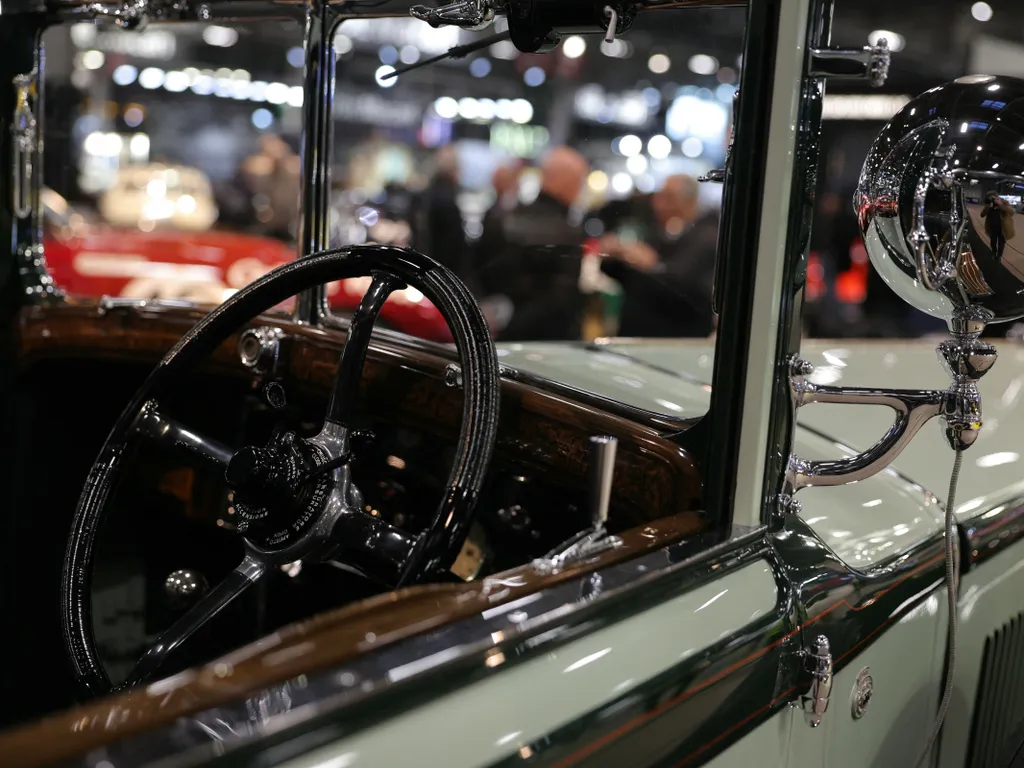 Legendás klasszikusok, motorok és versenyautók: képeken a párizsi Rétromobile Motor Show, RétromobileMotorShow