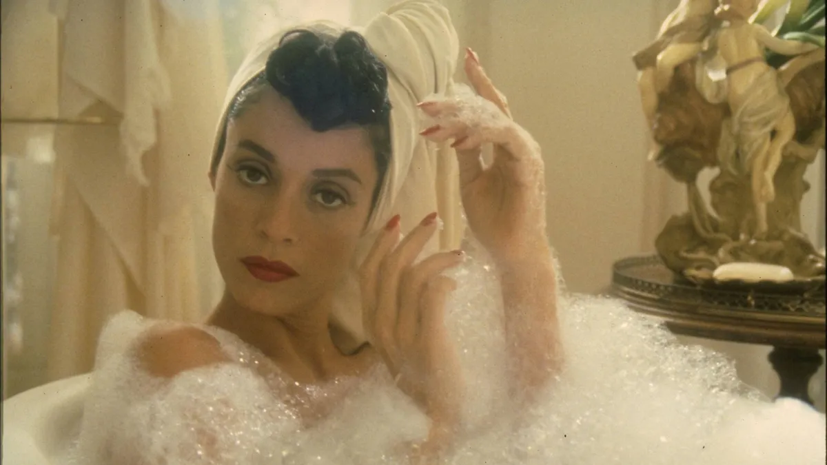 75 éves is vadítóan néz ki Sonia Braga