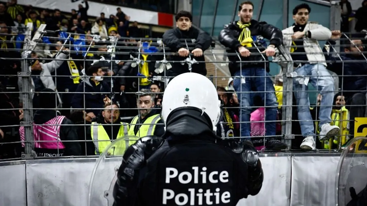 Egymást verték a szurkolók Mourinhóék El-meccsén - videó