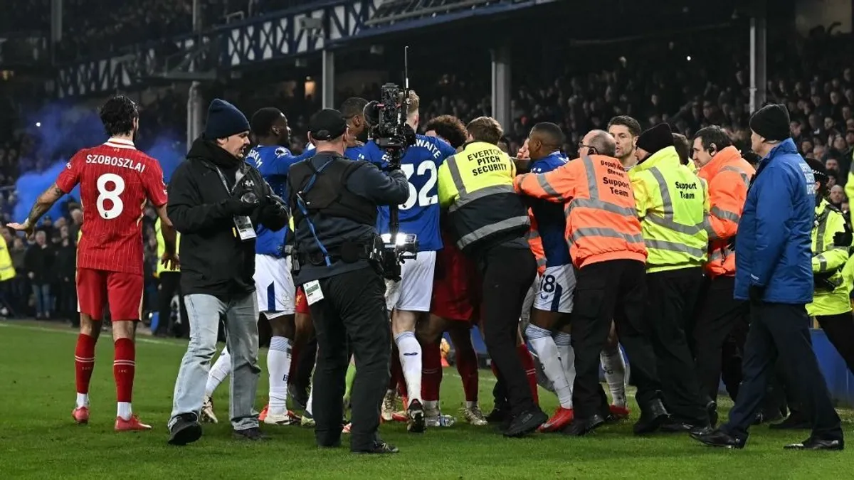 A Liverpool-edző Arne Slotot nevetséges okból állították ki