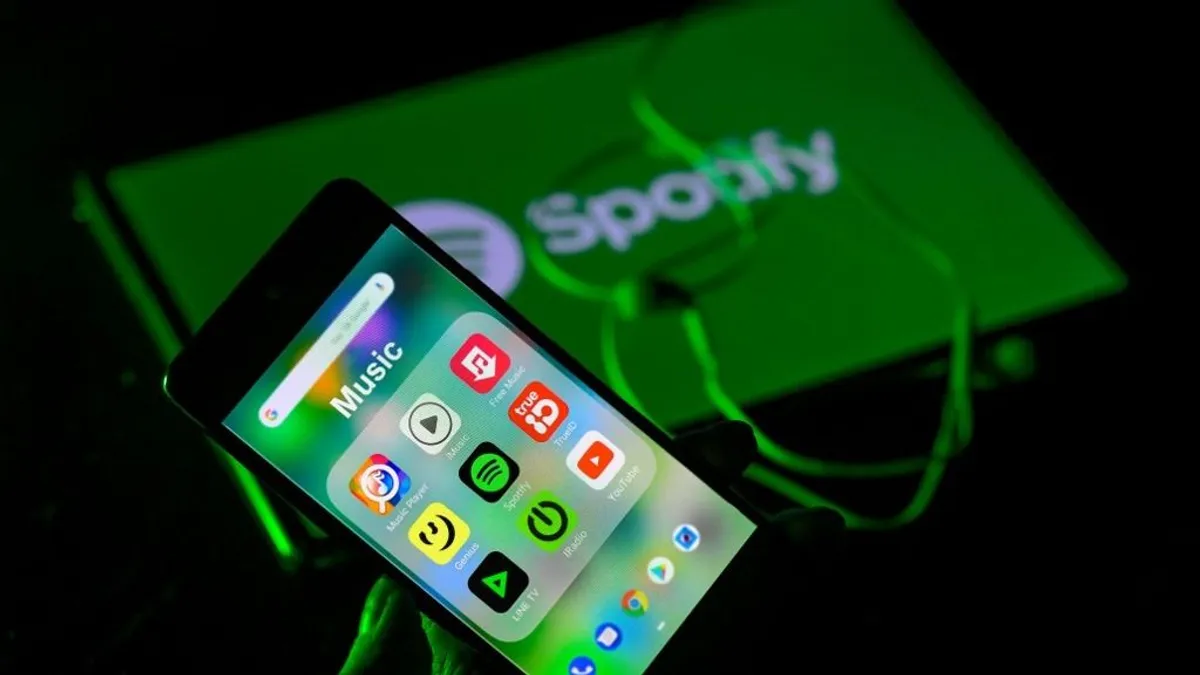 A Spotify kitiltja a pornót a podcastok közül