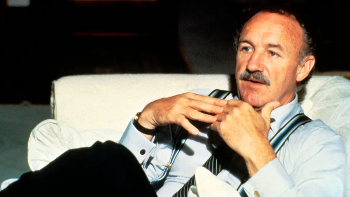 Gene Hackman lányait mosolyogva fotózták apjuk halála után