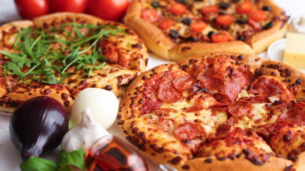 Eleinte mérgezőnek hitték a paradicsomot, a pizza egyik fő elemét. 