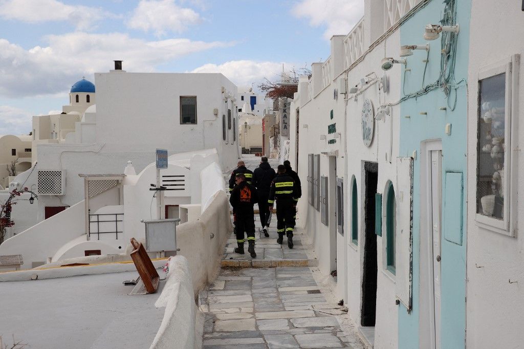 Work contracts could be suspended due to increased seismic activity in Santorini