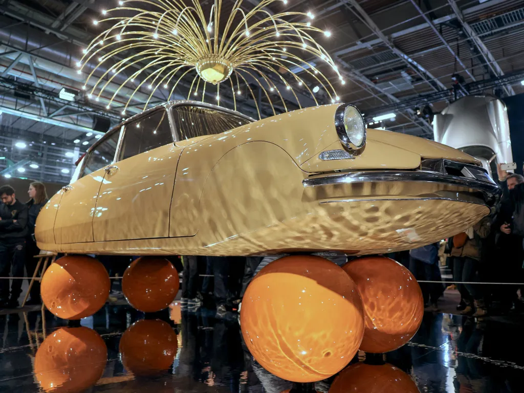 Legendás klasszikusok, motorok és versenyautók: képeken a párizsi Rétromobile Motor Show, RétromobileMotorShow