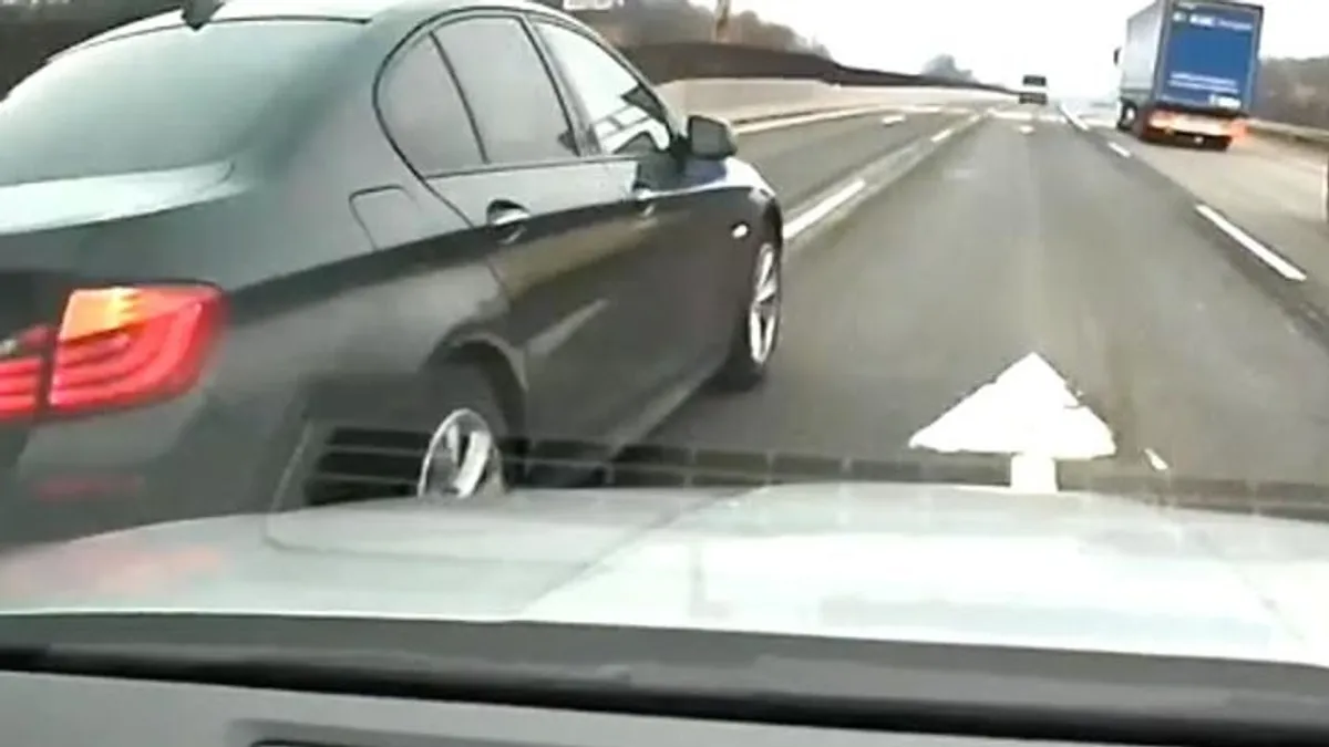 Későn kapcsolt a pofátlan BMW-s, képes volt ezt megtenni az M7-esen - videó