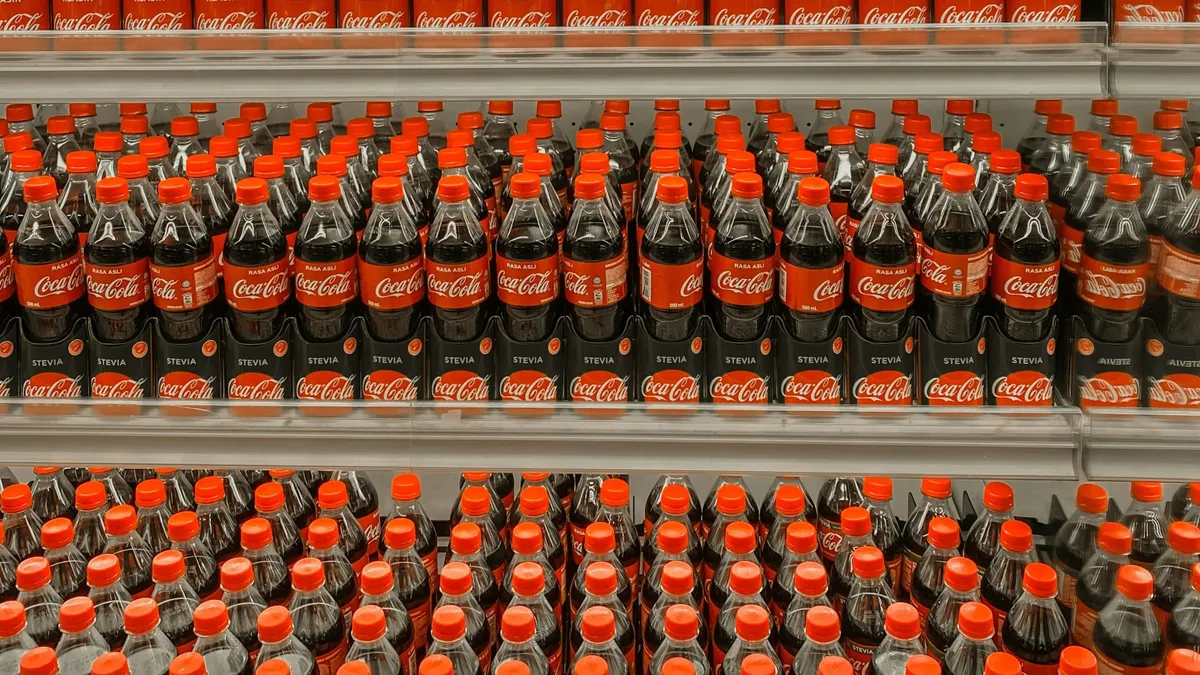 Újra nyakon öntheti a világot PET-palackokkal a Coca-Cola