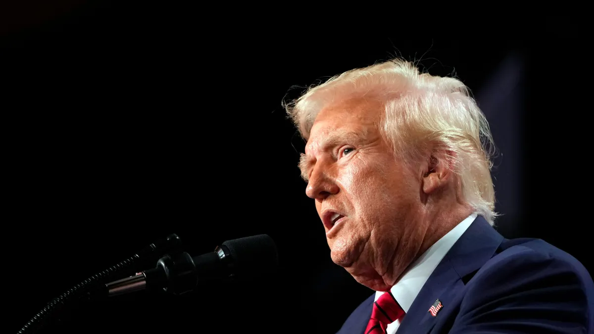 Donald Trump reagált arra, hogy Mexikó 10 ezer katonát telepít a határra