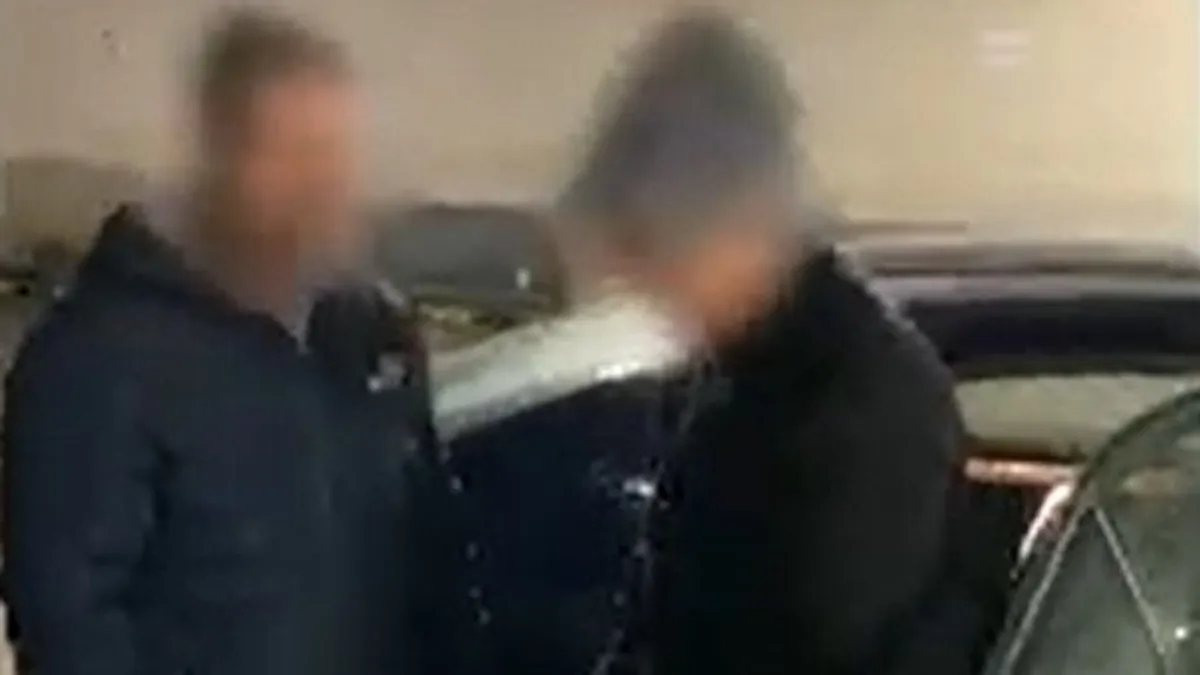 Egy pedofil férfi fotókat készített arról, ahogy megerőszakolja az unokahúgát