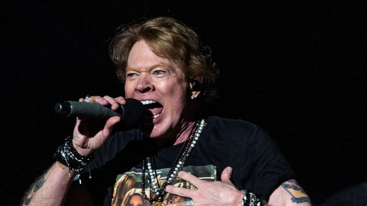 33 évvel ezelőtti fotó került elő Axl Rose-ról és Pataky Attiláról