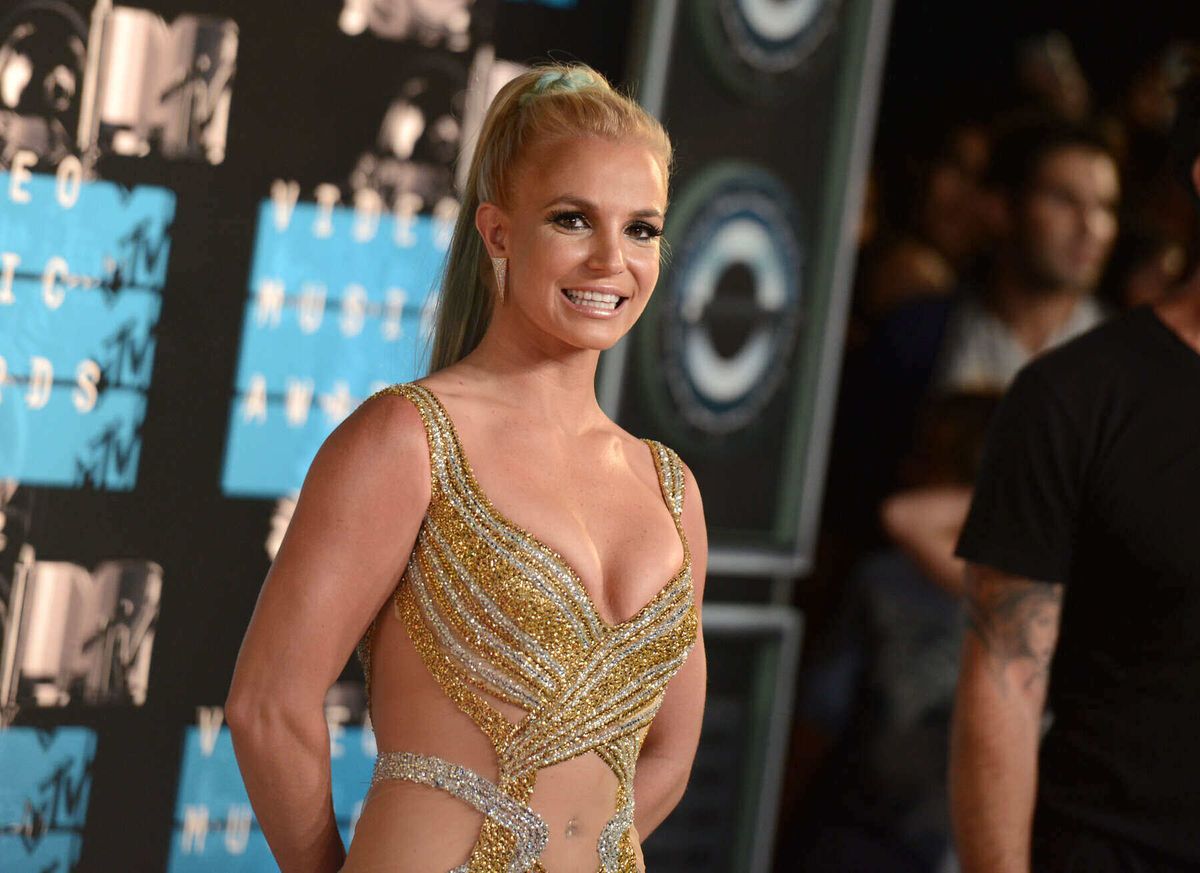BRITNEY SPEARS @ the 2015 MTV Video Music awards held @ the Microsoft theatre.August 30, 2015. Millie Bobby Brown. Britney Spears. Stranger Things