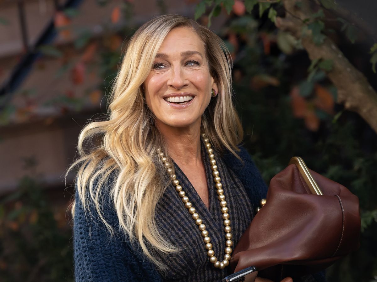 Sarah Jessica Parker , SarahJessicaParker,  NEW YORK, NY - OCTOBER 28: Sarah Jessica Parker is seen on the set of 'And Just Like That' on October 28, 2024 in New York, New York. (Photo by MEGA/GC Images)