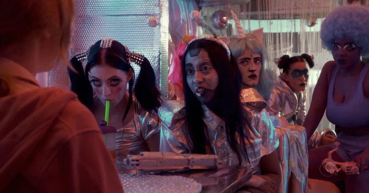 Black Mirror
TV Series (2011-) UK
Created by Charlie Brooker
2016 Season 3, episode 1 : Nosedive
Director : Joe Wright
Bryce Dallas Howard
Restricted to editorial use. See caption for more information about restrictions.
Photo: David Dettmann.
It is forbidden to reproduce the photograph out of context of the promotion of the film. It must be credited to the Film Company and/or the photographer assigned by or authorized by/allowed on the set by the Film Company. Restricted to Editorial Use. Photo12 does not grant publicity rights of the persons represented. (Photo by 7e Art/Zeppotron/Channel 4 / Photo12 via AFP)