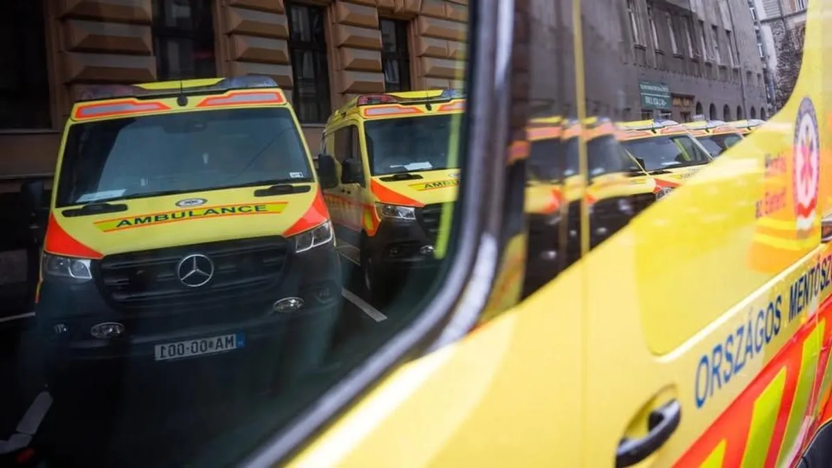 Felháborító módon zavarta a mentősök munkáját egy férfi Budapesten