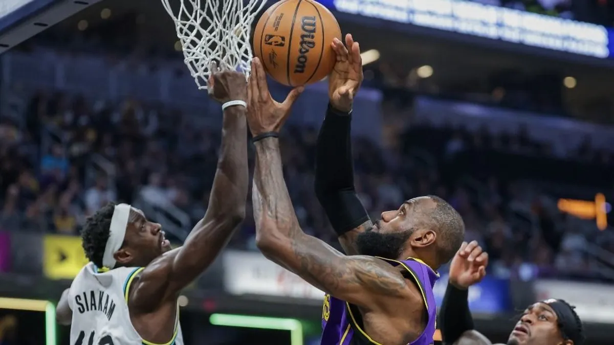 LeBron Jamest egy dobás választja el Michael Jordantől – videó