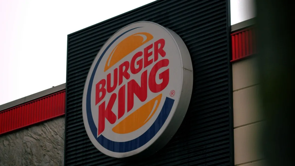 13 ember rekedt egy Burger King mosdójában egy tornádó miatt