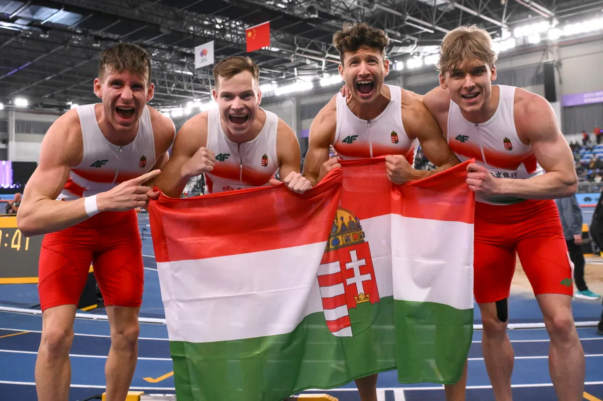 Nancsing, 2025. március 23.A harmadik helyen végzett magyar váltó tagjai, Molnár Attila, Wahl Zoltán, Enyingi Patrik és Kovács Árpád (b-j) a férfi 4x400 méteres váltófutás döntője után a nancsingi fedettpályás atlétikai világbajnokságon 2025. március 23-án.MTI/Czeglédi Zsolt
