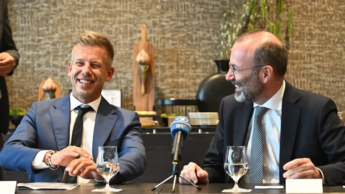 KiderĂĽlt, Magyar PĂ©terĂ©k megszavazták a gyorsĂtott ukrán uniĂłs tagfelvĂ©telt