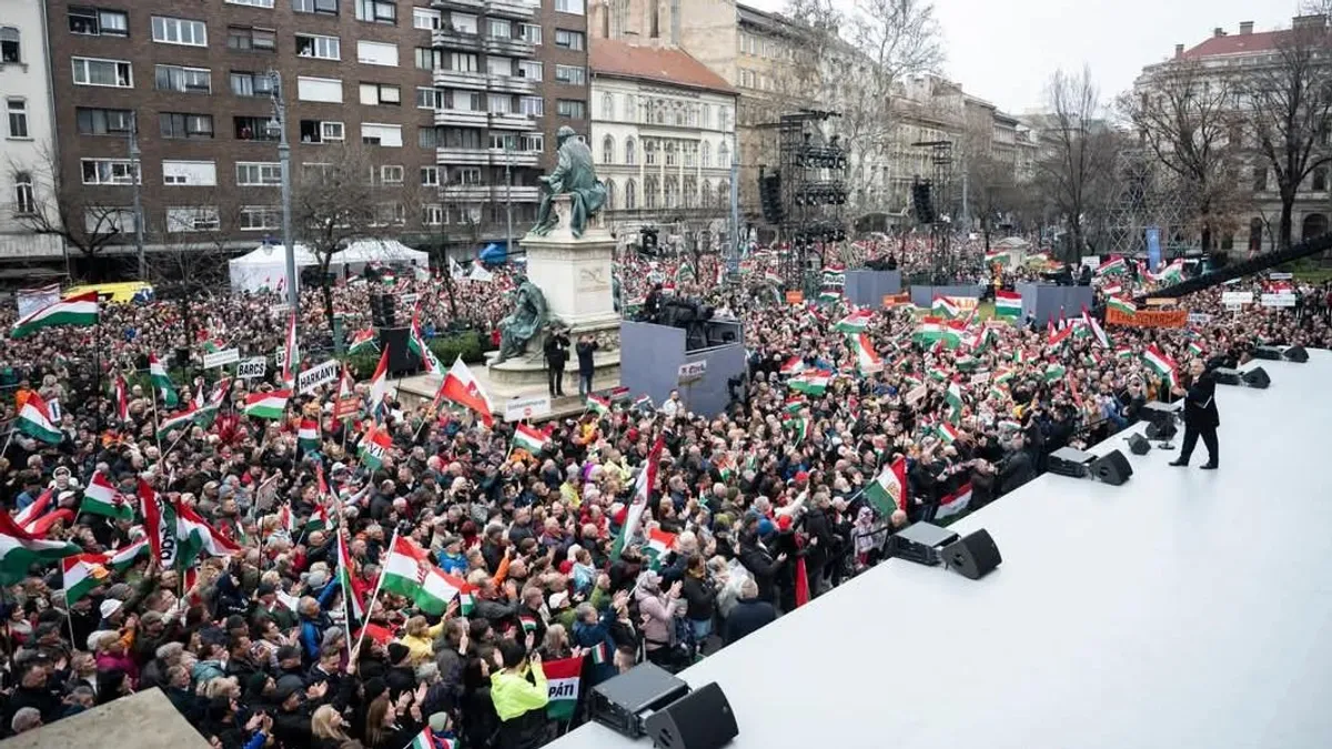 Orbán Viktor vagy Magyar Péter? Ki nyerte a napot? Mráz Ágoston Sámuel elemez