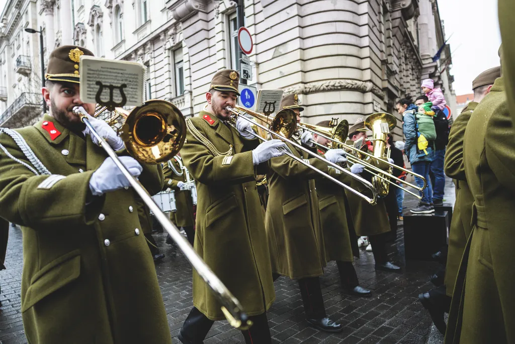 Zászlófelvonást követő huszármenet, Kossuth tér, Nemzeti Múzeum, díszünnepség, 2025.03.15.