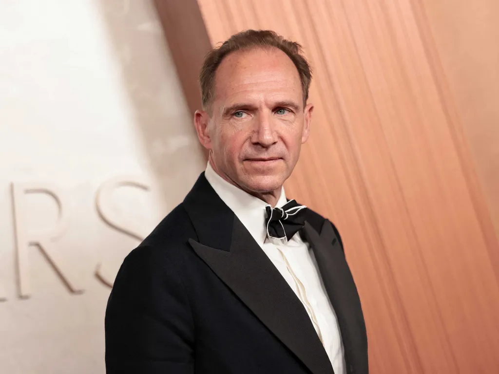 97. Oscar-gála, 97.Oscar-gála,  Oscar-gála,  Oscar-gála2025,  Oscar-díj, film, díjátadó,HOLLYWOOD, CALIFORNIA - MARCH 02: Ralph Fiennes attends the 97th Annual Oscars at Dolby Theatre on March 02, 2025 in Hollywood, California.   Monica Schipper/G