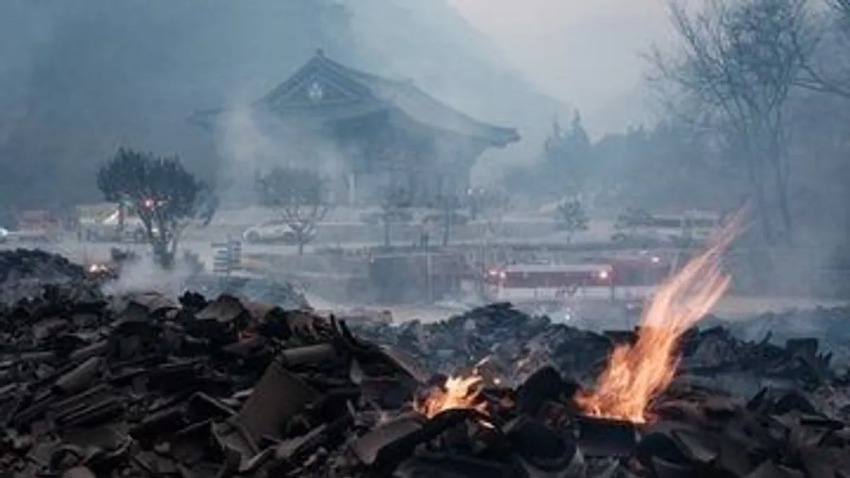 Erdőtűz pusztít Dél-Koreában, több mint harminc ember meghalt