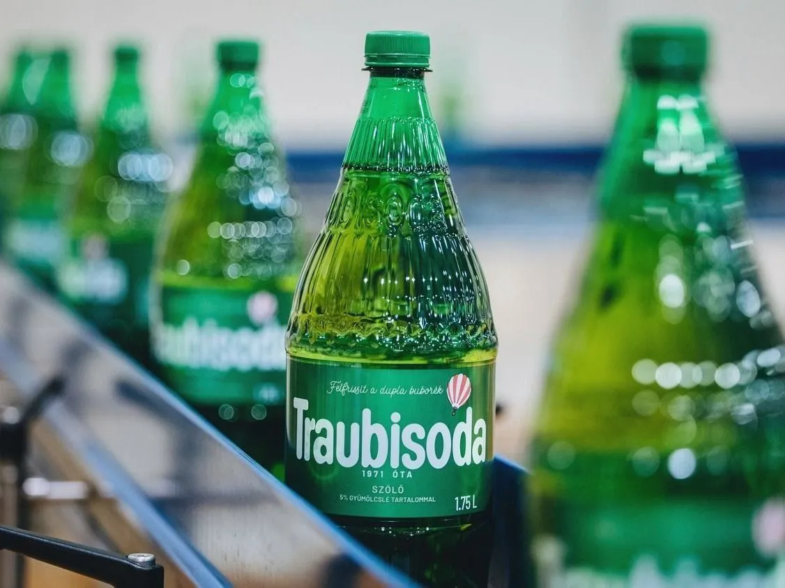 A Márka Üdítőgyártó Kft. a beruházás bejelentése, valamint a Traubisoda gyártósorának beindítása,
MárkaüdítőTrubisoda, 2025.03.18.