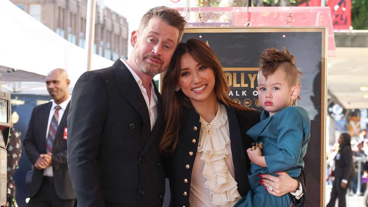 HOLLYWOOD, CALIFORNIA - DECEMBER 01: (L-R) Macaulay Culkin, Brenda Song and Dakota Song Culkin attend the ceremony honoring Macaulay Culkin with a Star on the Hollywood Walk of Fame on December 01, 2023 in Hollywood, California.   Amy Sussman/Getty Images/AFP (Photo by Amy Sussman / GETTY IMAGES NORTH AMERICA / Getty Images via AFP)