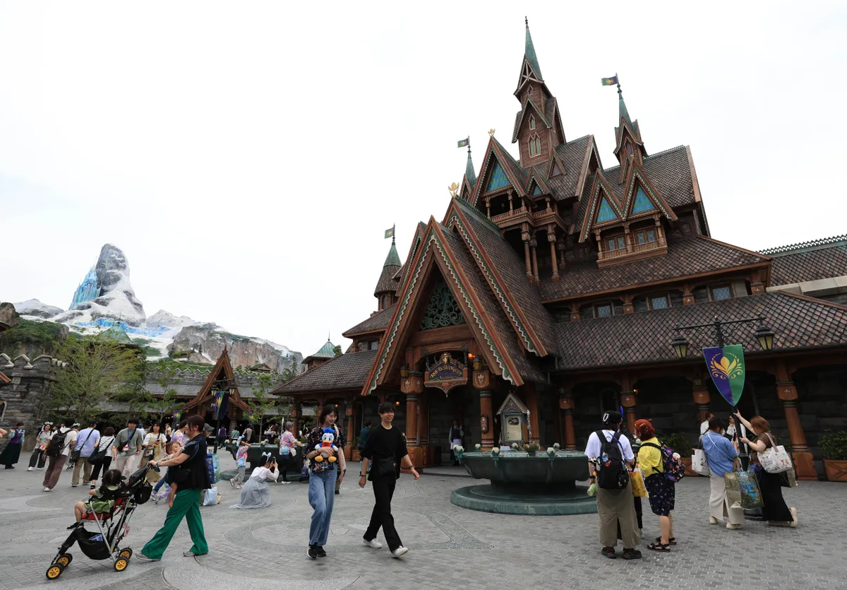 Disney Land, Everland, Universal Studios Japan, Paris, DisneyLand