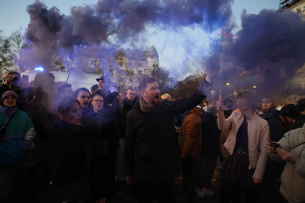 Momentumos tüntetés, hídfoglalás,
Momentumostüntetéshídfoglalás, 20245.03.18.