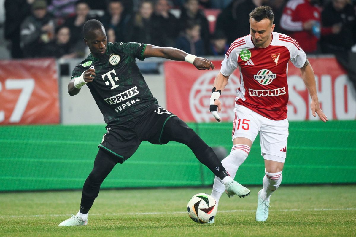 Debrecen, 2025. március 9.
Henrik Rönnlöf Castegren (j), a Debrecen és Ibrahim Cissé, a Ferencváros játékosa a labdarúgó OTP Bank Liga 23. fordulójában játszott Debreceni VSC - Ferencvárosi TC mérkőzésen a debreceni Nagyerdei Stadionban 2025. március 9-én.
MTI/Czeglédi Zsolt