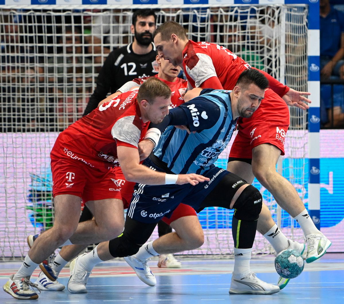 Szeged, 2024. május 29.
Bánhidi Bence, a Szeged (k) játékosa a kézilabda NB I döntőjének második OTP Bank-Pick Szeged - Telekom Veszprém mérkőzésén a szegedi Pick Arénában 2024. május 29-én.
MTI/Szigetváry Zsolt