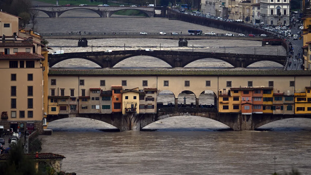 Pusztító esőzések Olaszországban – Firenze és Pisa veszélyben