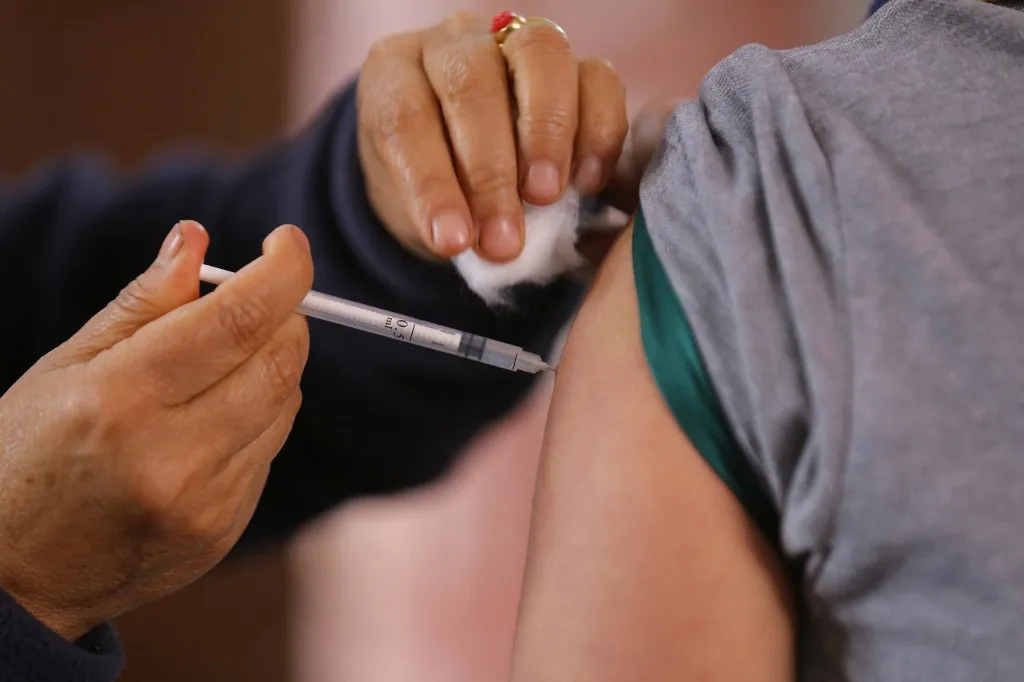 A HPV elleni védőoltást a fiúknak is érdemes beadatni.