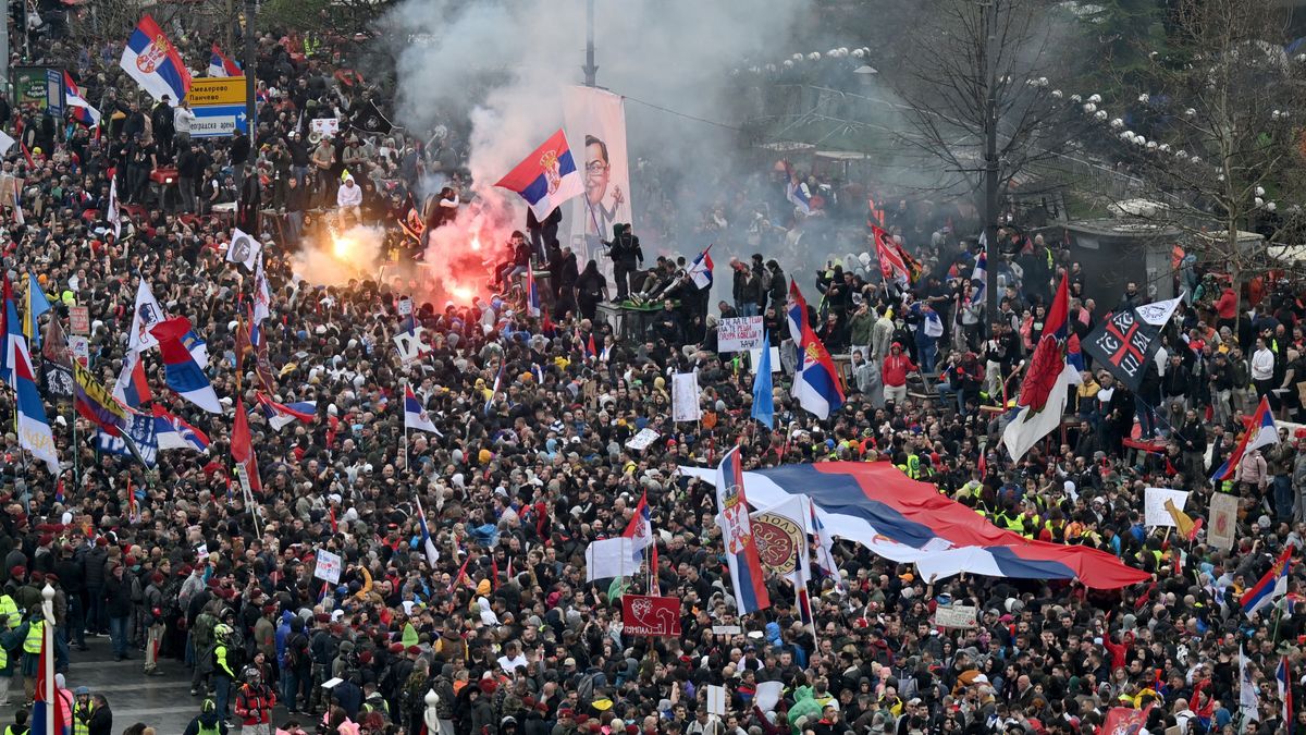 Szarbia, Belgrád, kormányellenes tüntetés, SzarbiaBelgrádkormányellenestüntetés, 2025.03.15.