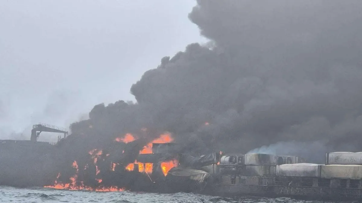 Súlyos hajóbaleset az Északi-tengeren, óriási lángokkal ég egy tanker - videó