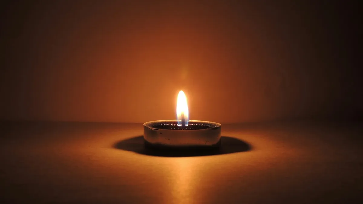mécses gyertya candle, meghalt